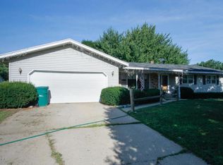 327 S Douglas Ave, Three Rivers, MI 49093