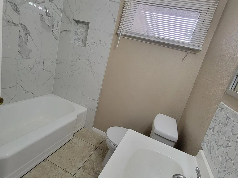 4617 Mildred Dr — Photo 7