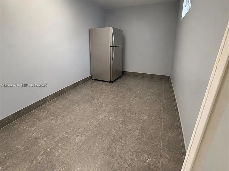 1116 N 61st Ave — Photo 21