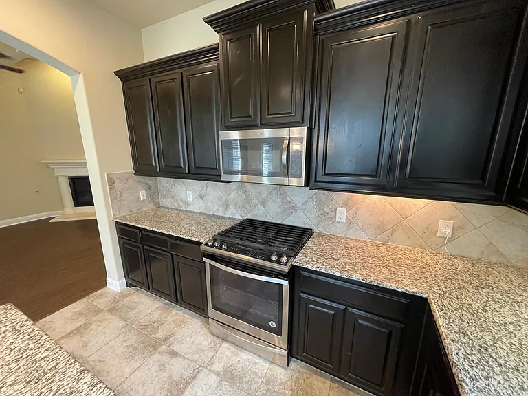4052 Angelina Dr — Photo 18