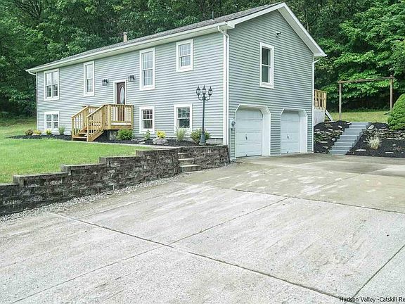2nd image of 293 Huckleberry Tpke