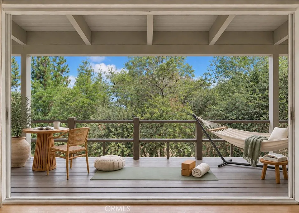 859 Saint Katherine Dr