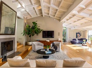 7039 Senalda Rd, Los Angeles, CA 90068