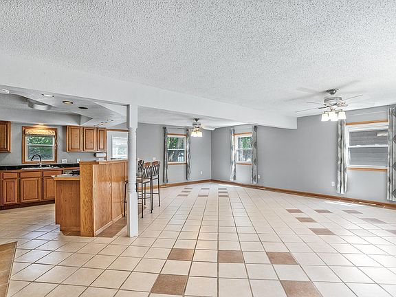 4th image of 420 3rd Ave NW