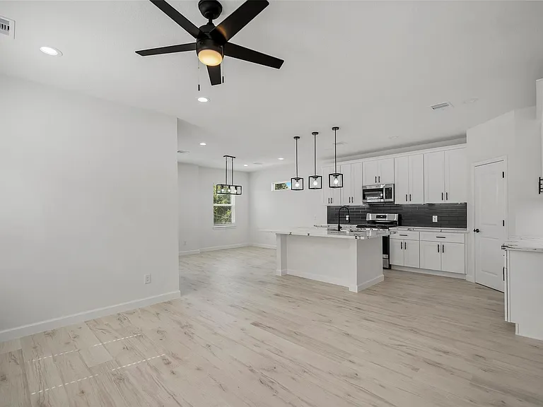 1078 Saint Clair St #B — Photo 14