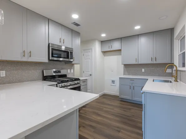 8210 Meadowlark Ln, Rowlett, TX 75088