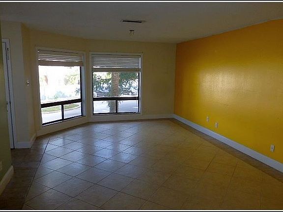2nd image of 2426 Lemontree Ln