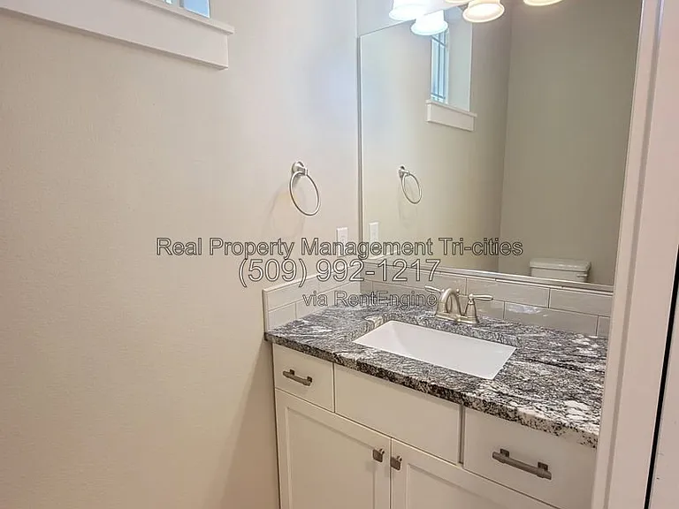 1108 S Kansas Pl — Photo 8