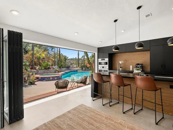 1609 Honeysuckle Ct, Encinitas, CA 92024