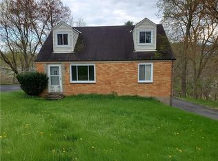 6342 Crestview Dr, South Park, PA