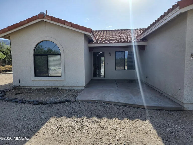 11065 E Snyder Rd — Photo 2