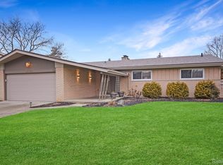 37793 Sarafina Dr, Sterling Heights, MI