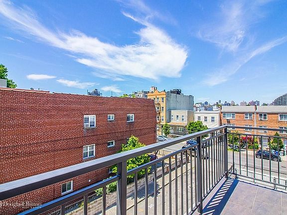 5th image of 2527 23rd St APT 2I