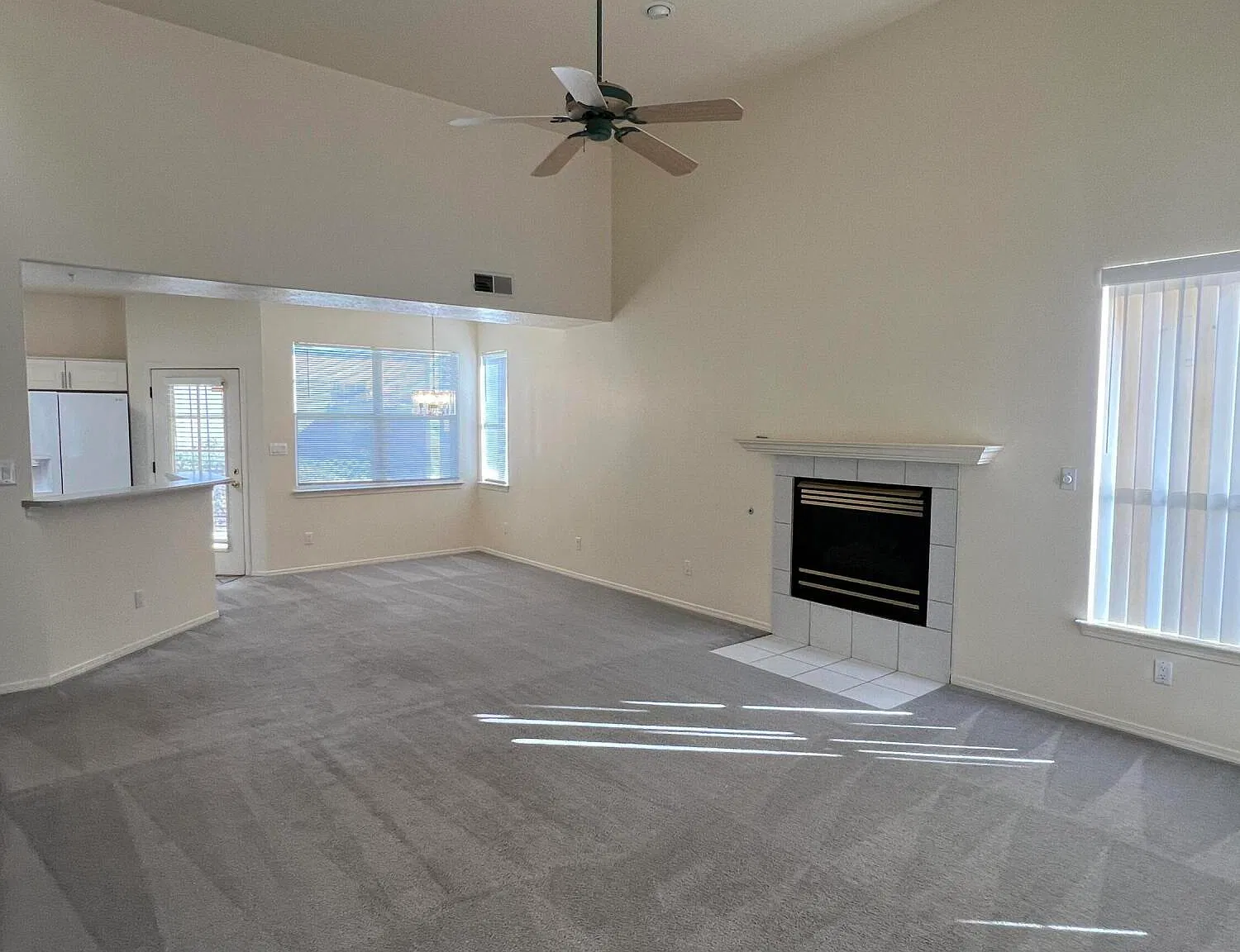 2 bed, 2.0 bath, 1588 sqft, $2,000 — Photo 3