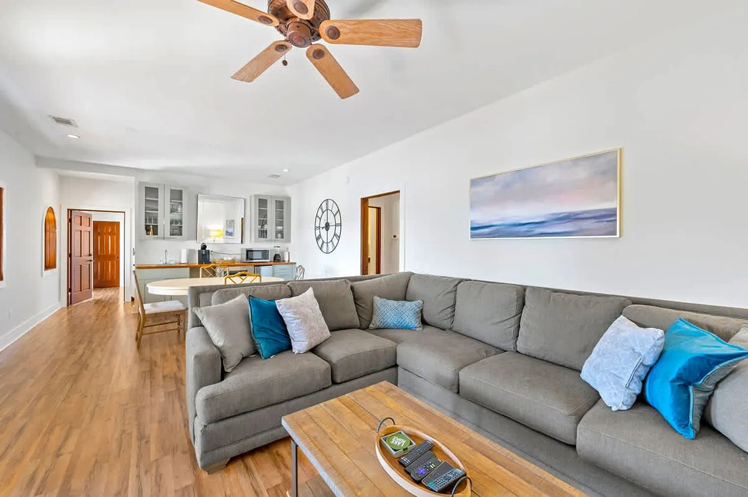 4 bed, 4.0 bath, $6,797 — Photo 2