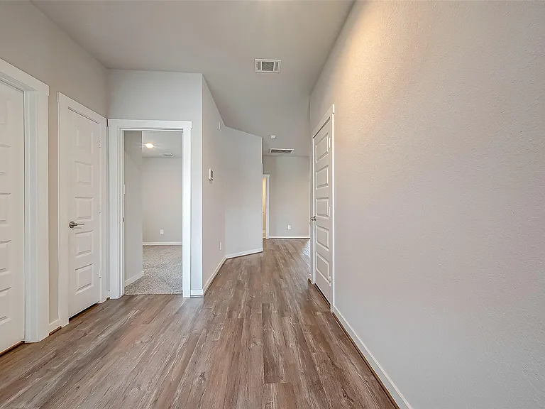 19010 Norbury Park Ln — Photo 3