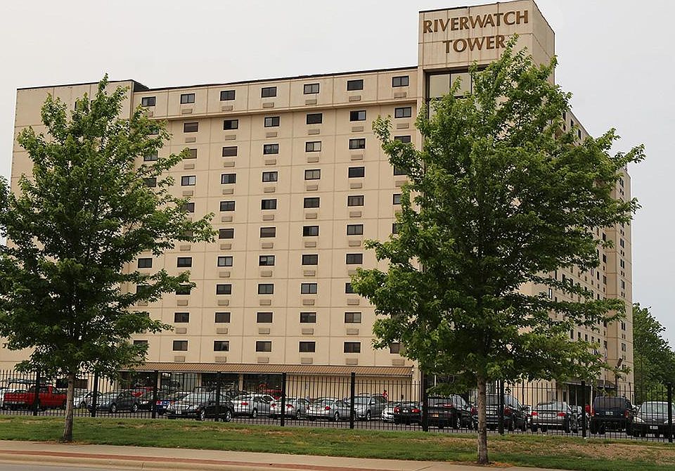 1st image of 364 W Lane Ave