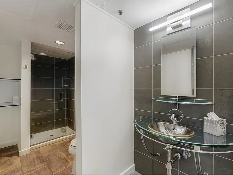 1720 Wynkoop St #411 — Photo 32