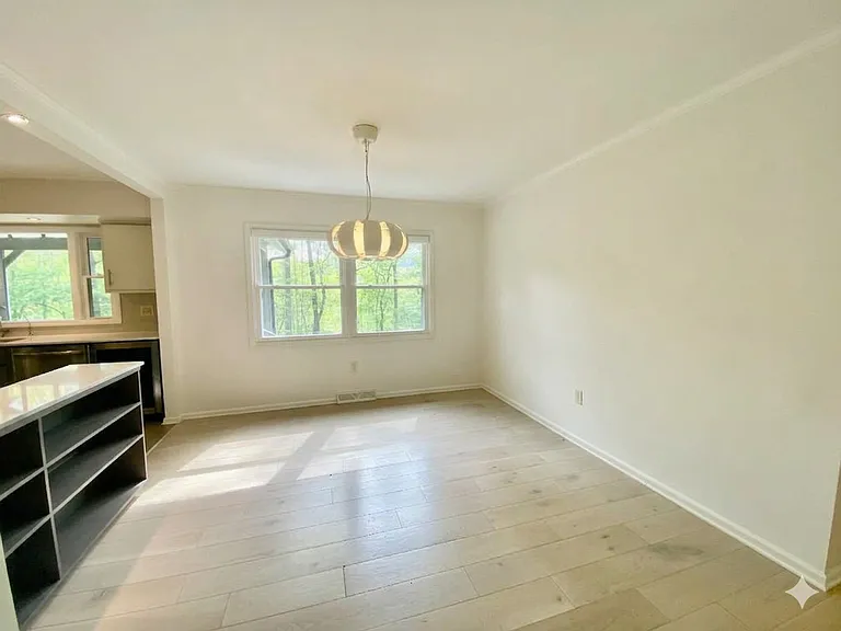 50 Ferncliff Dr — Photo 9