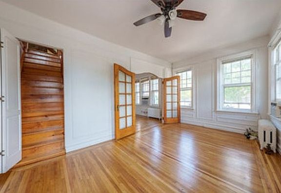 3rd image of 3215 Cambridge Ave Floor 2