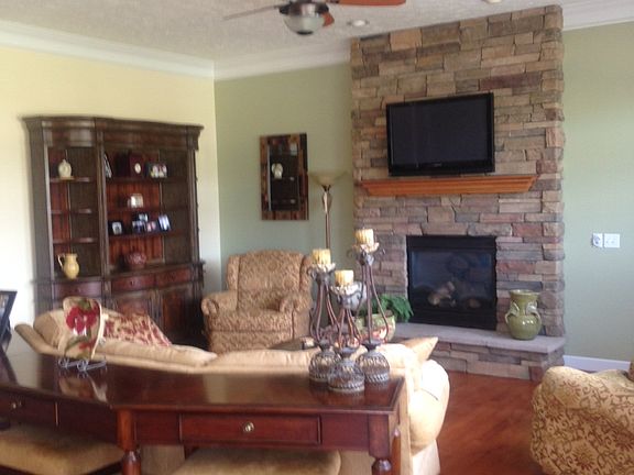 4th image of 5003 Lake Forest Dr
