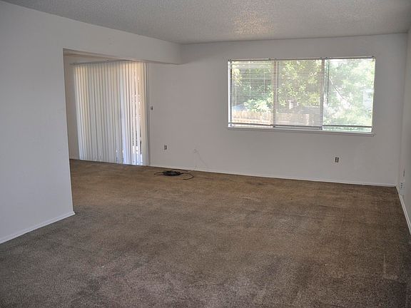 4th image of 530-540 SW Summer St