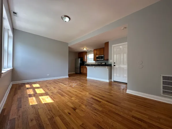 2046 N Saint Louis Ave #1S, Chicago, IL 60647