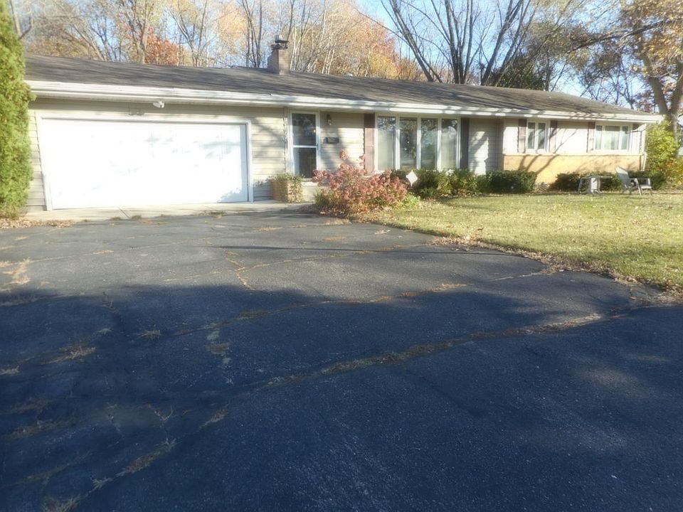 1st image of 15113 Eileen Cir