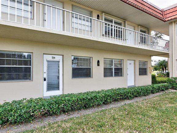 2nd image of 40 Woodland Dr APT 104