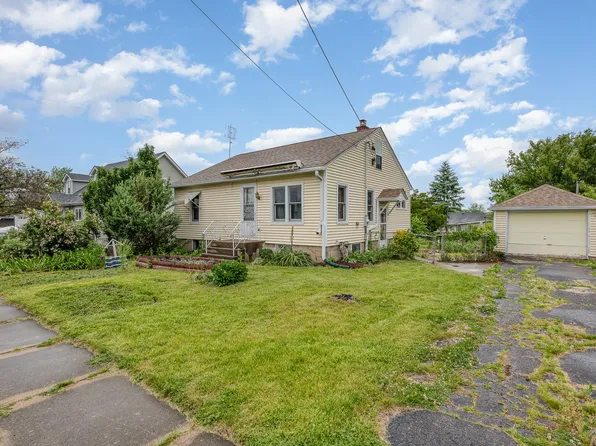 424 Robinson St, Earlville, IL 60518