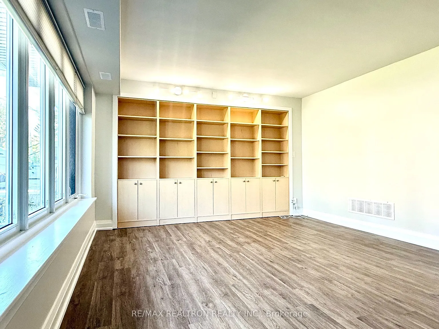 3 bed, $4,500 — Photo 4
