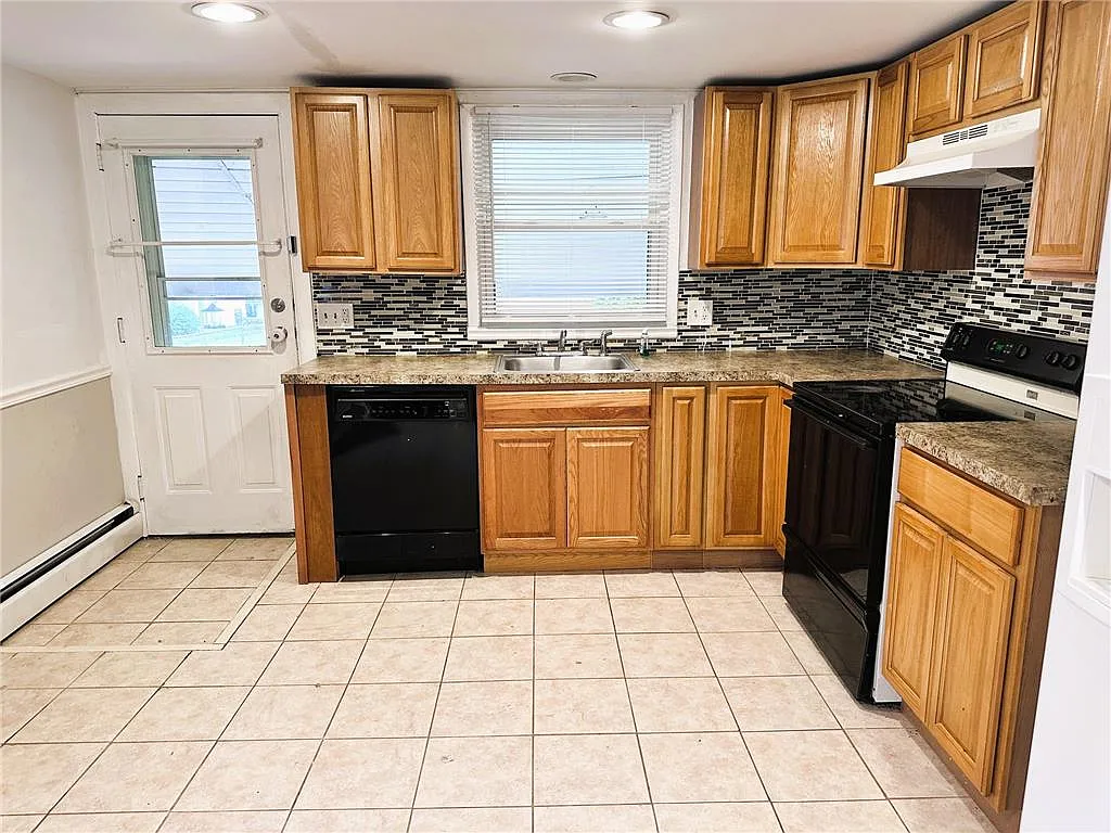 2 bed, 1.0 bath, 1139 sqft, $1,750 — Photo 3