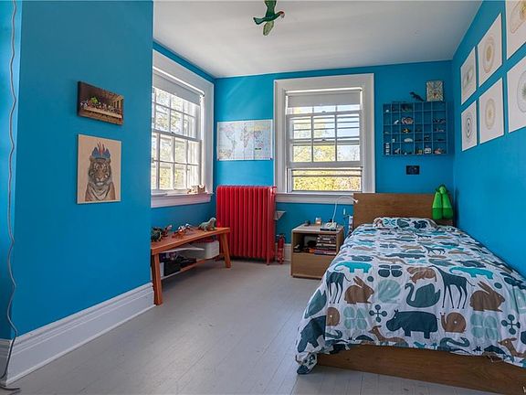 2nd image of 74 Oakland Pl