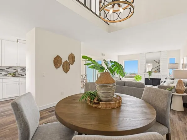6717 Clover Ct, Carlsbad, CA 92011