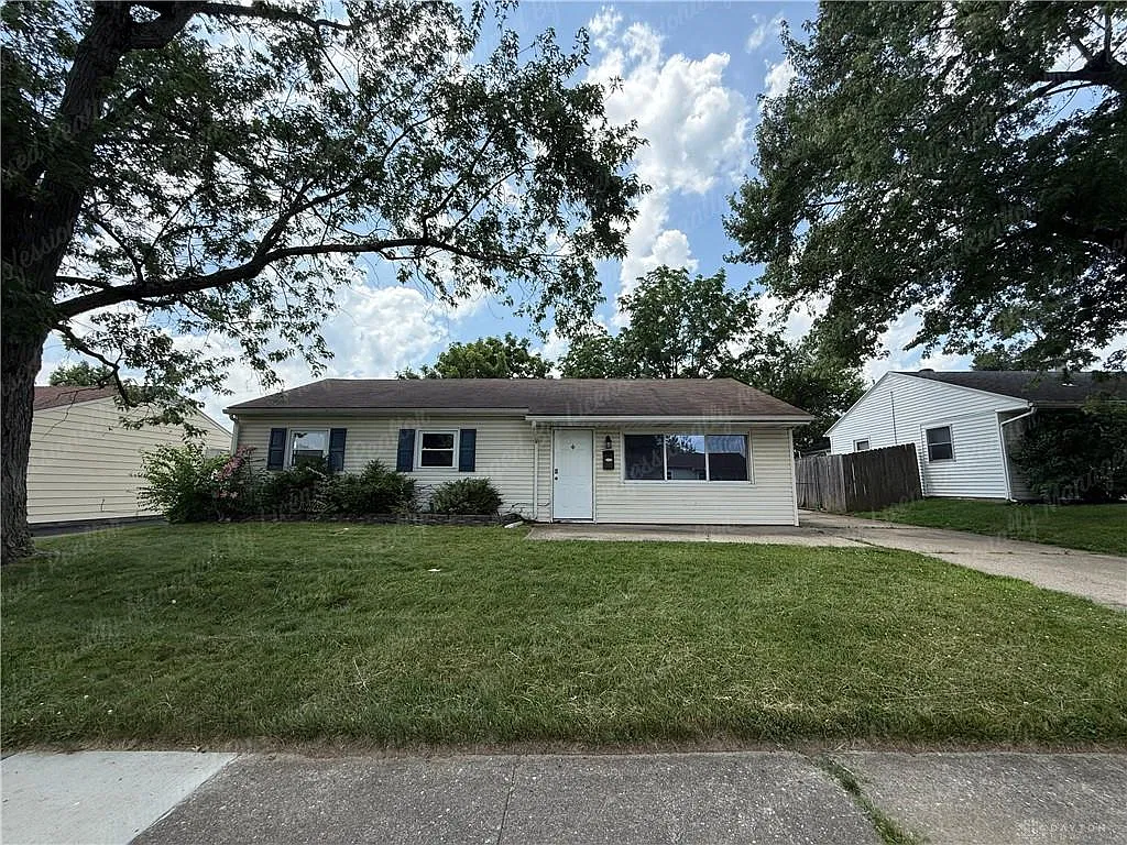 3 bed, 1.0 bath, 1008 sqft, $1,500 — Photo 1