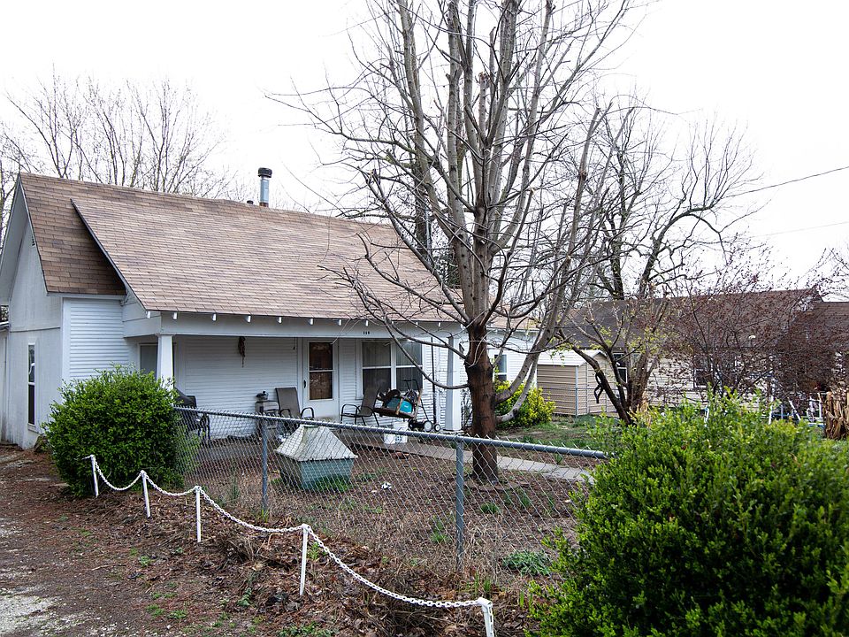 1st image of 110 N Mitchell Ave