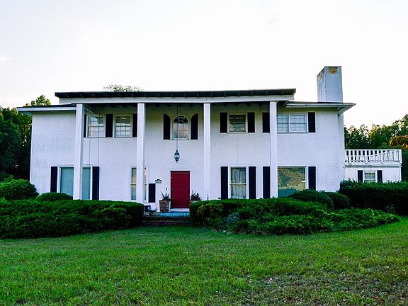 2nd image of 2217 Center Dr
