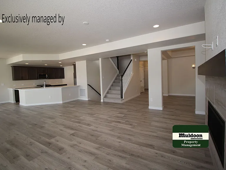 1070 Rambling Oak Dr — Photo 15