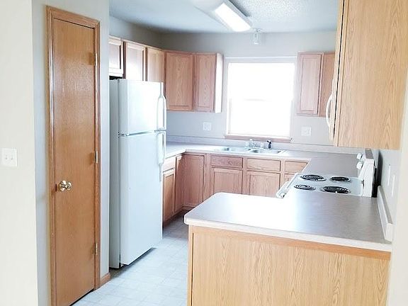4th image of 70 Cherry Ct APT 3