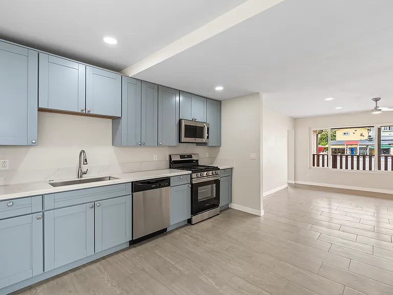 153 Dahlia Ave — Photo 28