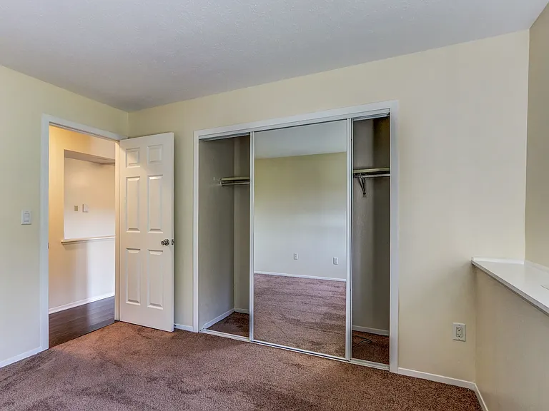 Royalwood Apartments — Photo 19