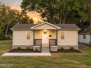 217 Irvine St, Paris, TN 38242