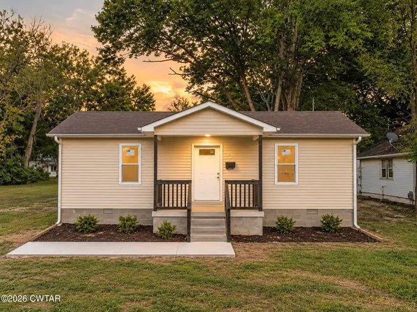 217 Irvine St, Paris, TN 38242