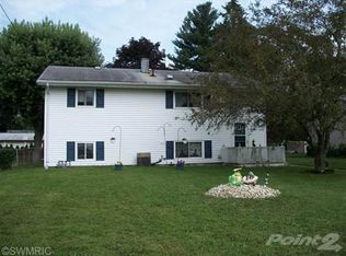 249 S West St, Coloma, MI 49038