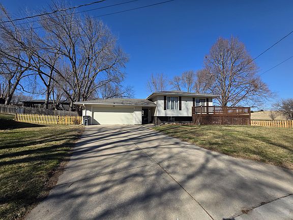 2nd image of 100 Maple Dr