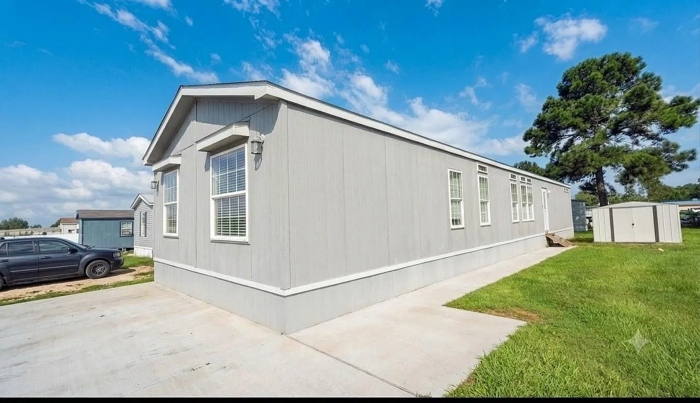 3 bed, 2.0 bath, 1216 sqft, $1,800 — Photo 2