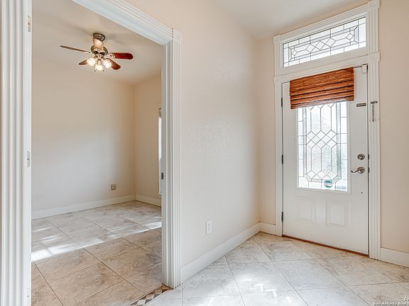 4th image of 106 Oaklane Dr