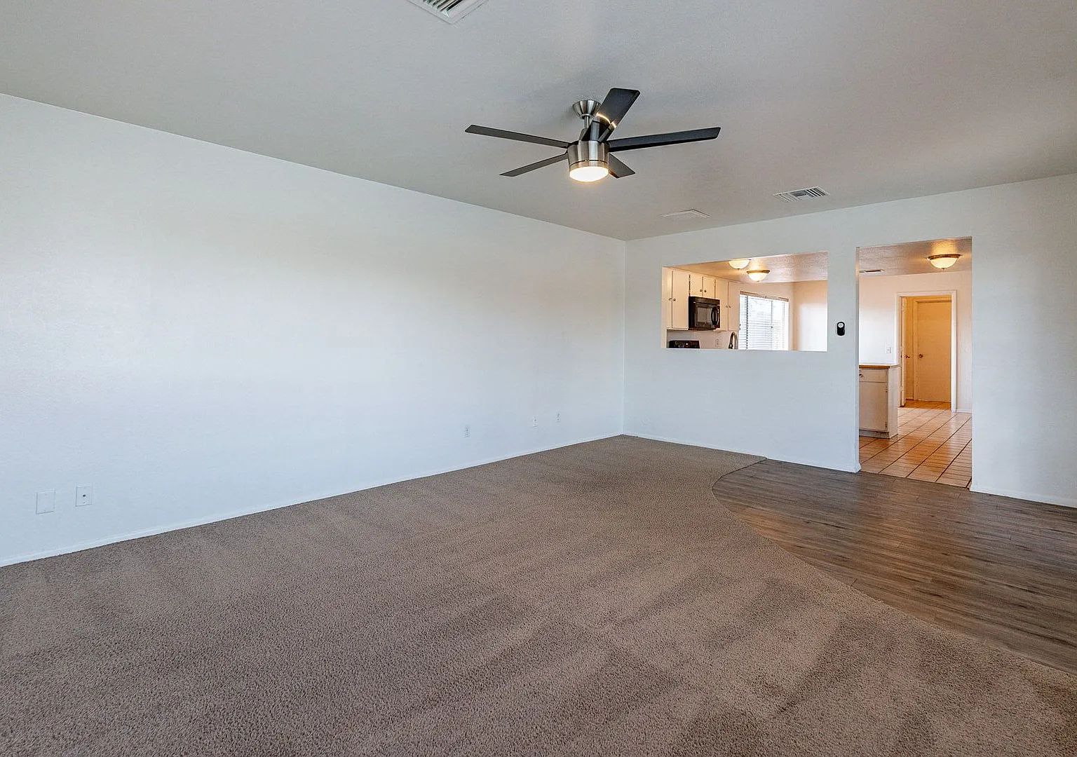 Rare Find In Glendale: 4-Bedroom, 3-Bath W/ Pool & No Hoa — Photo 4