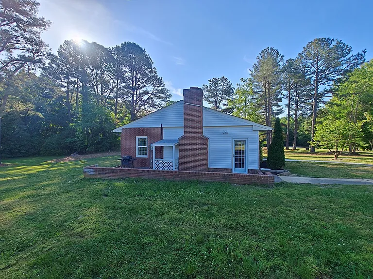 9511 Harris St — Photo 3