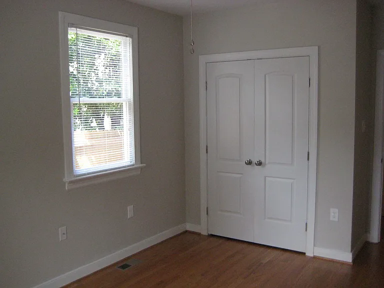715 W Clay St — Photo 10